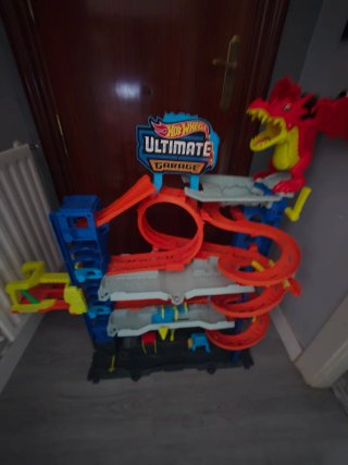 Hot Wheels Ultimate Garage con Dragón
