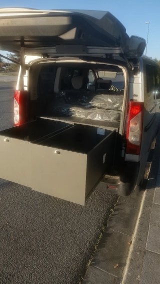 Mueble Camper y Colchón para Furgoneta