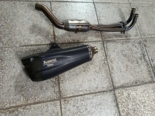 Escape Akrapovic para Yamaha TMAX