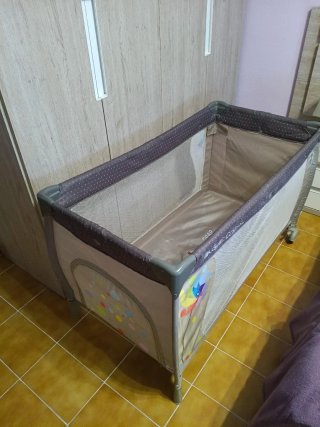 Cuna de viaje con colchón