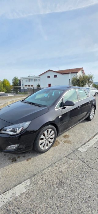 Opel Astra 2011