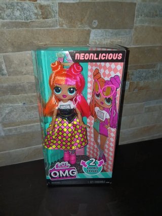Muñeca LOL Surprise OMG Neonlicious