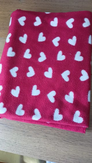 Manta con Estampado de Corazones