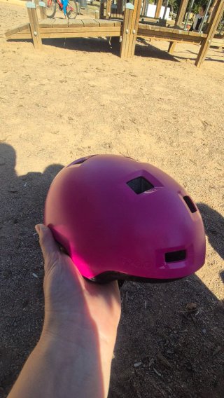 Casco de protección rosa