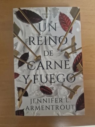 Libro 2: Un reino de carne y fuego