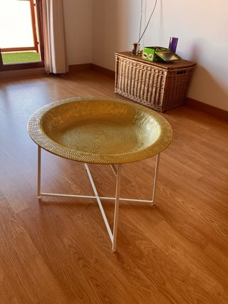 Mesa Auxiliar Dorada y Blanca