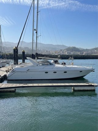 Yate Cranchi 40 Mediterranee 12 m – Barco a motor