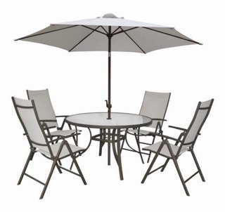 Conjunto de Jardín: Mesa, 4 Sillones y Parasol