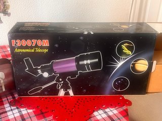 Telescopio Astronómico F30070M (con trípode)