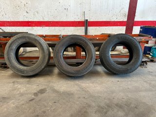 3 Neumáticos Camión 315/70 R22.5