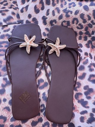 Sandalias Marrones con Estrella de Mar