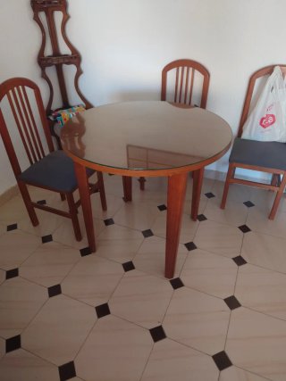 Mesa de Comedor Redonda con 4 Sillas