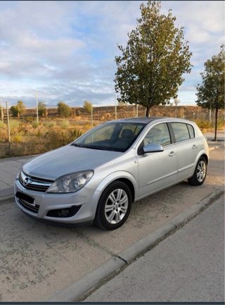 Opel  Astra 2010