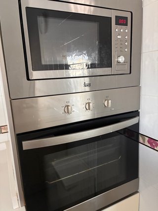 Horno y Microondas Teka