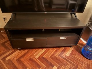 se  vende  un  mueble  para poner en la tv