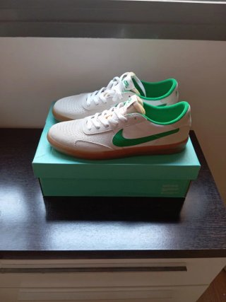 Zapatillas Nike Casual Blancas y Verdes