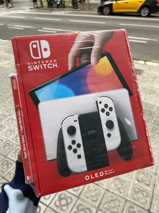 Nintendo Switch OLED Bianca + Super Mario Galaxy 2