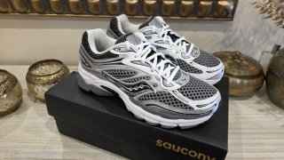 Saucony ProGrid Omni 9 Gris/Plata Talla 38