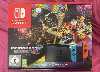 Nintendo Switch + Mario Kart 8 Deluxe