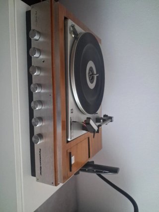 Tocadiscos Perpetuum-Ebner Vintage. Con sus bafles