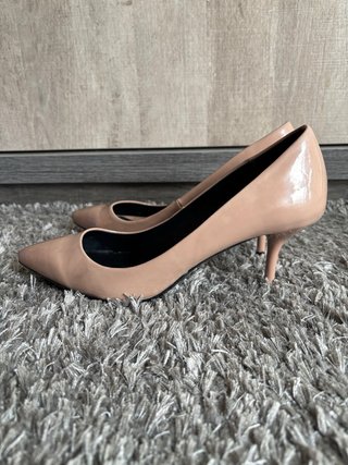 Zapatos de salón nude Zara