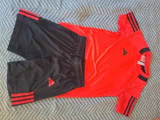 Conjunto Deportivo Adidas 140cm (9-10 años)