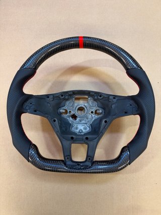 VOLANTE DEPORTIVO EN FIBRA DE CARBONO