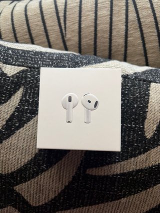 Apple AirPods 4