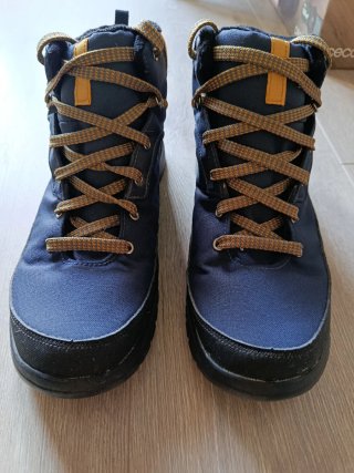 Botas de Montaña Azul y Negro