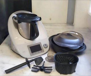 Thermomix TM5 con Accesorios y Bolsa