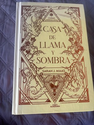 Casa de llama y sombra