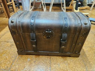 Cofre Antiguo de Madera