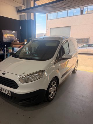 Ford Transit Courier 2017