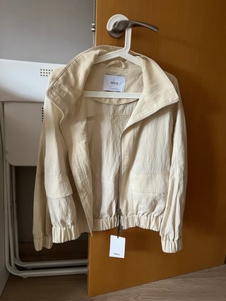 Chaqueta Fluida Beige Mango