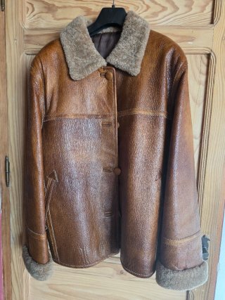 Chaquetón de piel marrón