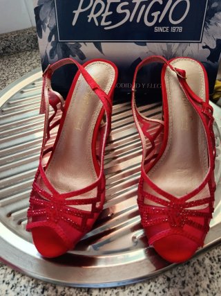 Zapatos de tacón Prestigio rojos