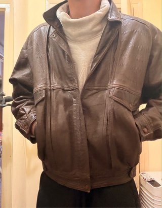 Chaqueta de cuero marrón