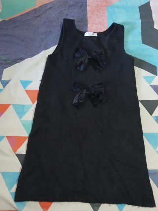 Vestido Negro con Lazos