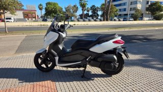 Yamaha X-MAX 250
