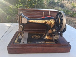 Máquina de Coser Antigua Singer