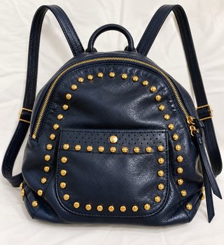Mochila Azul Marino con Tachuelas Doradas