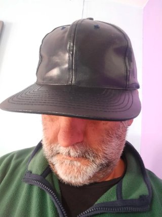 Gorra de Piel Sintética Negra