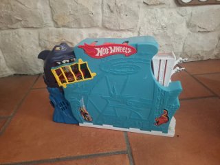 Pista Hot Wheels Tiburón