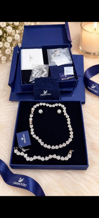 Conjunto Swarovski Collar, Pulsera y Pendientes