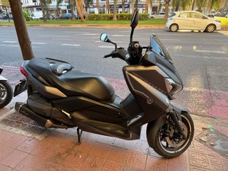 Yamaha XMAX 400