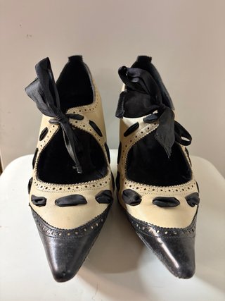 Zapatos Salón Bimba & Lola Beige y Negro