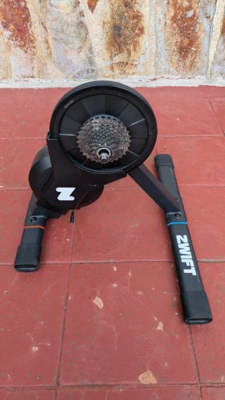 Rodillo de Entrenamiento Zwift Hub