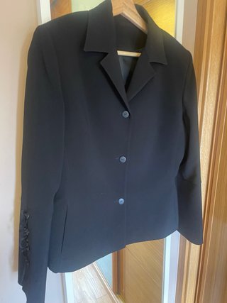 Traje de chaqueta y falda negro