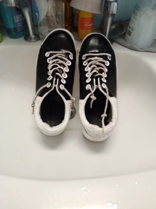 Zapatillas de mujer negras y blancas
