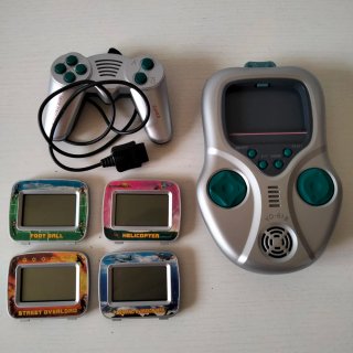 Consola con 4 juegos